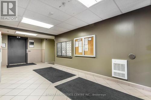 #206 -67 Kingsbury Sq, Guelph, ON - Indoor Photo Showing Other Room