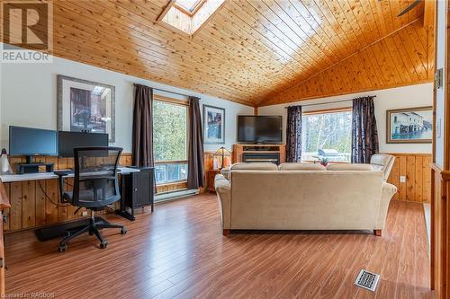 5202 Highway 6, Northern Bruce Peninsula, ON - Indoor Photo Showing Other Room