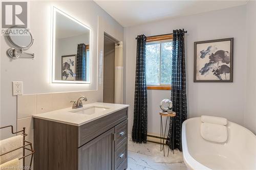 5202 Highway 6, Northern Bruce Peninsula, ON - Indoor Photo Showing Bathroom