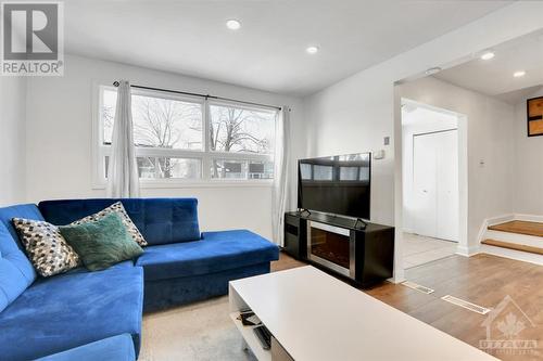 659 Morin Street, Ottawa, ON - Indoor Photo Showing Living Room