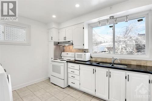 659 Morin Street, Ottawa, ON - Indoor Photo Showing Kitchen With Double Sink