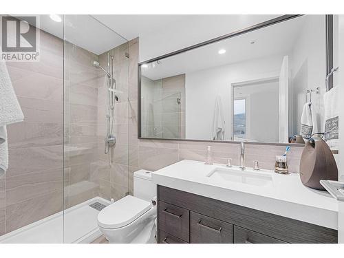 1181 Sunset Drive Unit# 908, Kelowna, BC - Indoor Photo Showing Bathroom