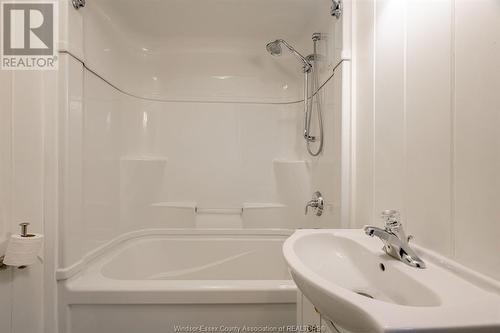20 Division Street South, Kingsville, ON - Indoor Photo Showing Bathroom