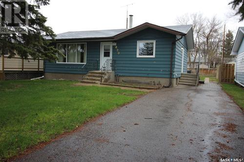 820 3Rd Street E, Shaunavon, SK - Outdoor