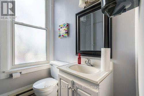 144 Foster Ave, Belleville, ON - Indoor Photo Showing Bathroom