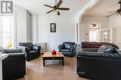 144 Foster Avenue, Belleville, ON - Indoor Photo Showing Living Room
