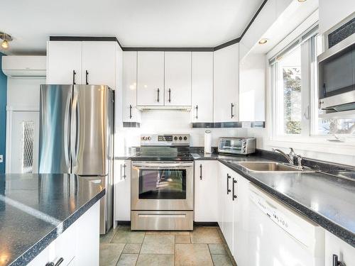 Kitchen - 915 Rue Langevin, Sherbrooke (Fleurimont), QC - Indoor Photo Showing Kitchen With Upgraded Kitchen