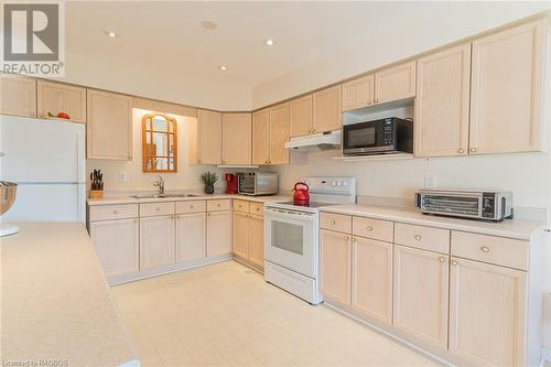 812 9Th Avenue ""A"" E, Owen Sound, ON - Indoor Photo Showing Kitchen With Double Sink
