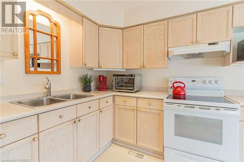 812 9Th Avenue ""A"" E, Owen Sound, ON - Indoor Photo Showing Kitchen With Double Sink