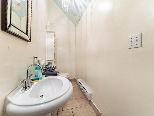 Salle de bains - 254 Rue Champlain, Gatineau (Hull), QC - Indoor Photo Showing Bathroom
