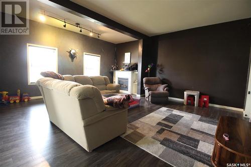 1511 Windover Avenue, Moosomin, SK - Indoor Photo Showing Living Room