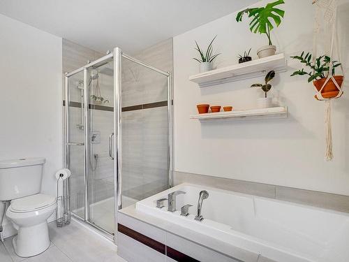 Salle de bains - 16790 Rue Iberville, Mirabel, QC - Indoor Photo Showing Bathroom