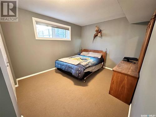 23 Mcgillivray Bay, Weyburn, SK - Indoor Photo Showing Bedroom