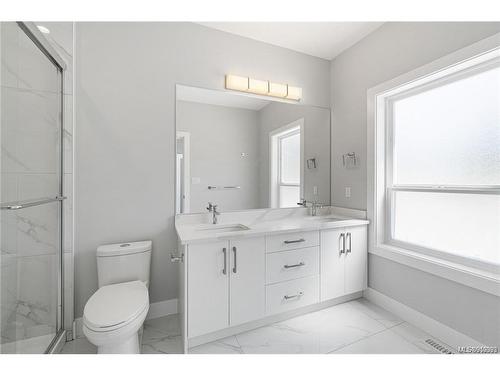 5113 Williamson Rd, Nanaimo, BC - Indoor Photo Showing Bathroom
