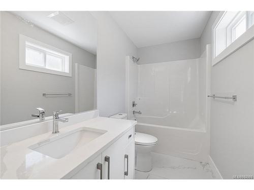 5113 Williamson Rd, Nanaimo, BC - Indoor Photo Showing Bathroom