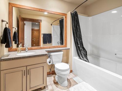 34-280 Strayhorse Road, Apex Mountain, BC - Indoor Photo Showing Bathroom