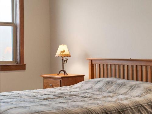 34-280 Strayhorse Road, Apex Mountain, BC - Indoor Photo Showing Bedroom