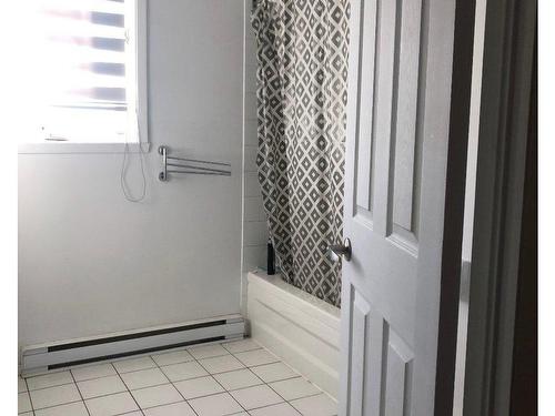 Bathroom - 425 Rue Imelda, Laval (Fabreville), QC - Indoor Photo Showing Bathroom