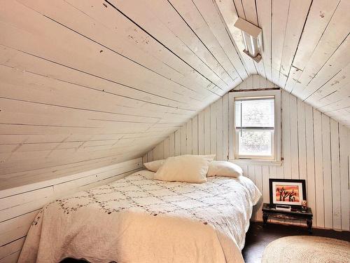 Master bedroom - 184 Rue Principale, Brownsburg-Chatham, QC - Indoor Photo Showing Bedroom