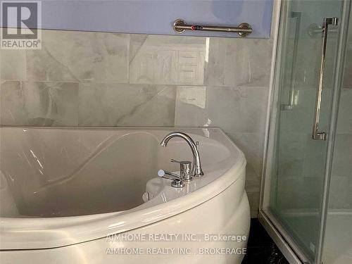 2858 Lakeshore Road E, Oro-Medonte, ON - Indoor Photo Showing Bathroom