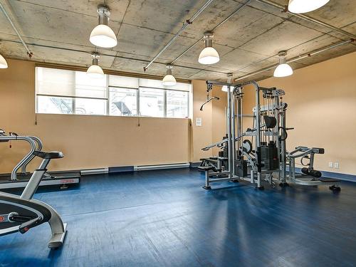 Exercise room - 916-1235 Rue Bishop, Montréal (Ville-Marie), QC - Indoor Photo Showing Gym Room
