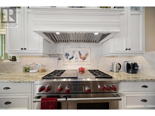 225 Swick Road, Kelowna, BC - Indoor Photo Showing Kitchen With Upgraded Kitchen
