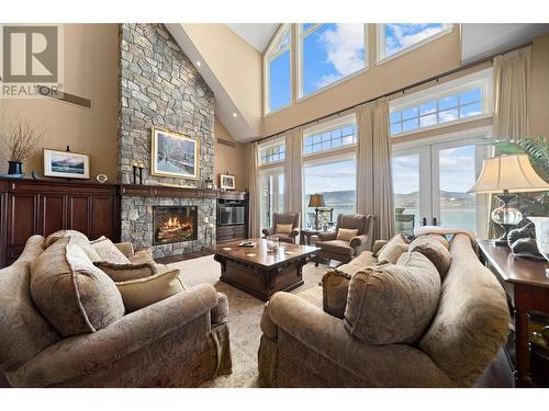 225 Swick Road, Kelowna, BC - Indoor Photo Showing Living Room With Fireplace