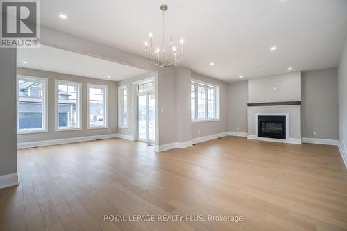 30 Quarry Rd, Penetanguishene, ON - Indoor Photo Showing Living Room With Fireplace