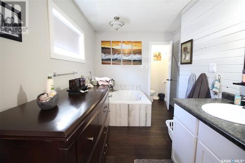 1007 Carleton Street, Moosomin, SK - Indoor Photo Showing Bathroom