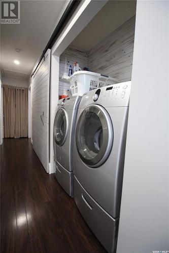 1007 Carleton Street, Moosomin, SK - Indoor Photo Showing Laundry Room