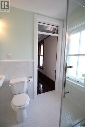 802 Windover Avenue, Moosomin, SK - Indoor Photo Showing Bathroom