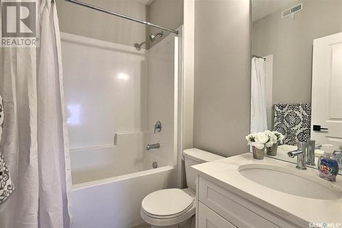 418 Hillside Crescent, Pilot Butte, SK - Indoor Photo Showing Bathroom