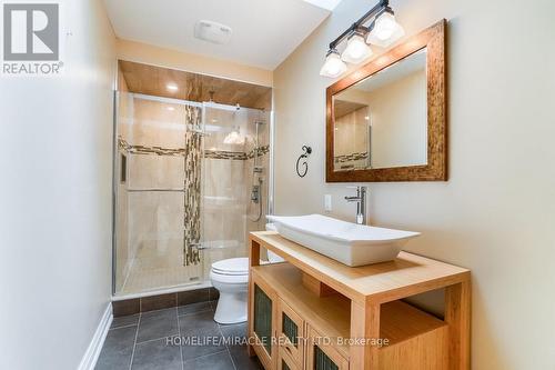 520 Gillmoss Rd, Pickering, ON - Indoor Photo Showing Bathroom