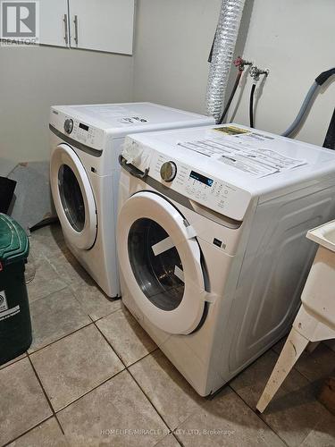 544 Gillmoss Rd, Pickering, ON - Indoor Photo Showing Laundry Room