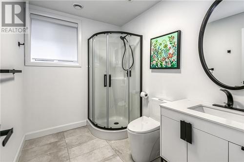 2 Forestdale Drive, Sudbury, ON - Indoor Photo Showing Bathroom