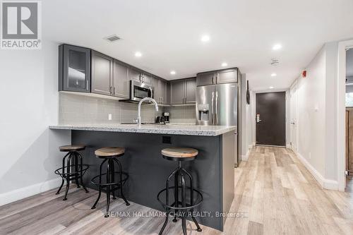 307 - 80 Horseshoe Boulevard, Oro-Medonte, ON - Indoor Photo Showing Kitchen With Upgraded Kitchen