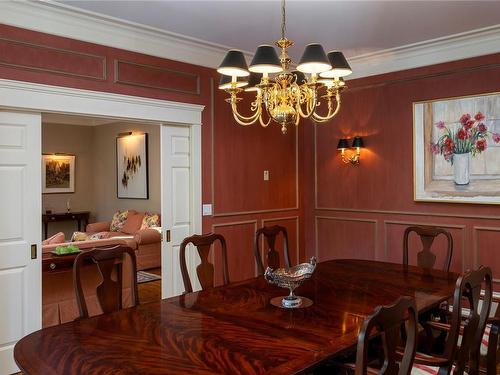2520 Cotswold Rd, Oak Bay, BC - Indoor Photo Showing Dining Room
