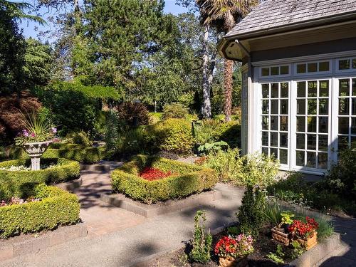 2520 Cotswold Rd, Oak Bay, BC - Outdoor