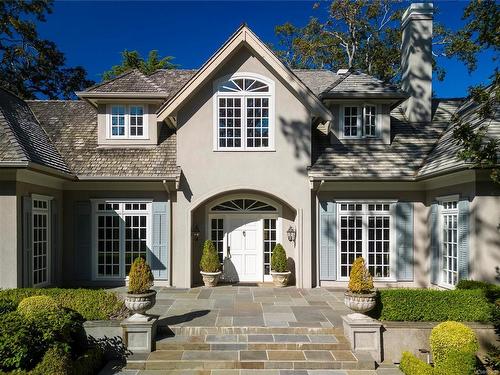 2520 Cotswold Rd, Oak Bay, BC - Outdoor With Facade