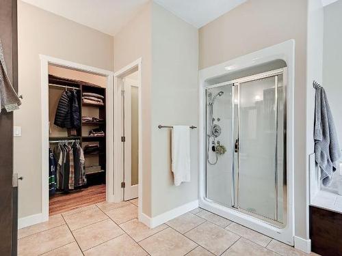 255 Archibald Road, Clearwater, BC - Indoor Photo Showing Bathroom