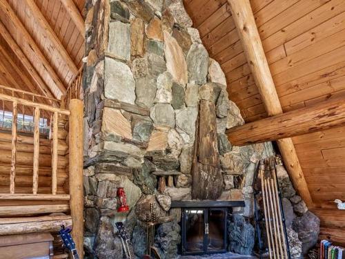 3267 Agate Bay Rd, Barriere, BC - Indoor Photo Showing Other Room