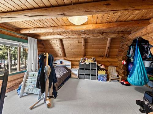 3267 Agate Bay Rd, Barriere, BC - Indoor