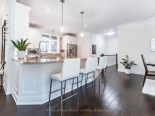 37 Heron Blvd, Springwater, ON - Indoor Photo Showing Kitchen With Upgraded Kitchen