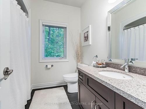 37 Heron Blvd, Springwater, ON - Indoor Photo Showing Bathroom