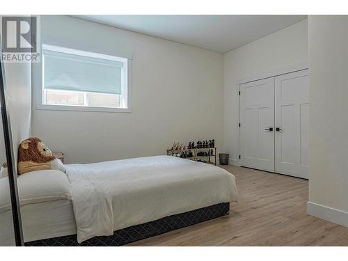 10285 Beacon Hill Drive, Lake Country, BC - Indoor Photo Showing Bedroom
