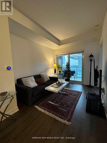 #3507 -1 Yorkville Ave, Toronto, ON - Indoor Photo Showing Living Room