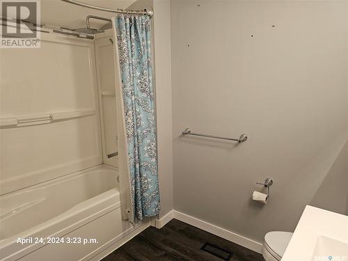 307 4Th Avenue, Cudworth, SK - Indoor Photo Showing Bathroom
