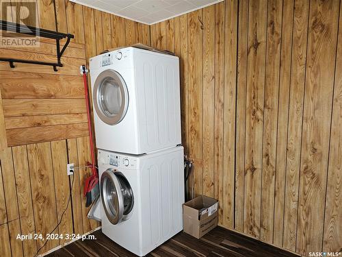 307 4Th Avenue, Cudworth, SK - Indoor Photo Showing Laundry Room