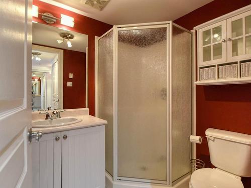 Bathroom - 206-945 Rue Muir, Montréal (Saint-Laurent), QC - Indoor Photo Showing Bathroom