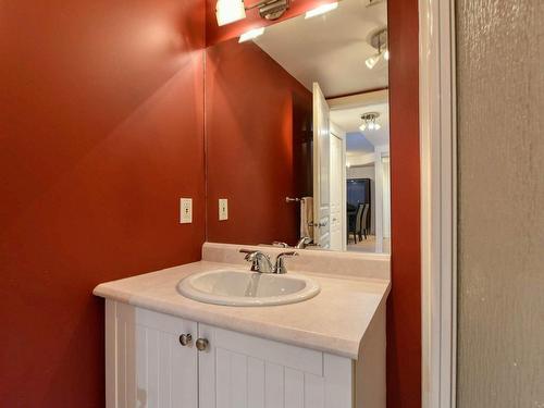 Bathroom - 206-945 Rue Muir, Montréal (Saint-Laurent), QC - Indoor Photo Showing Bathroom
